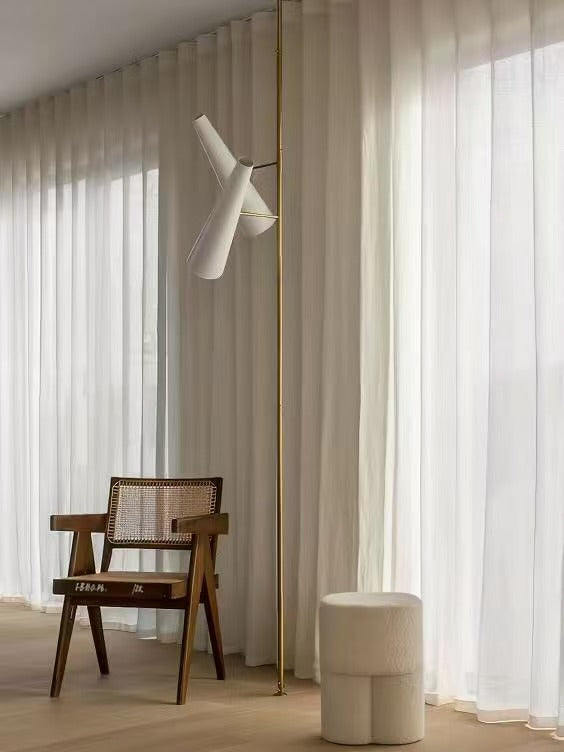 Snake-shaped aesthetic curtain