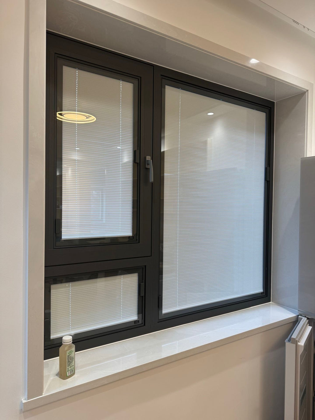 Magnetic-attached blinds